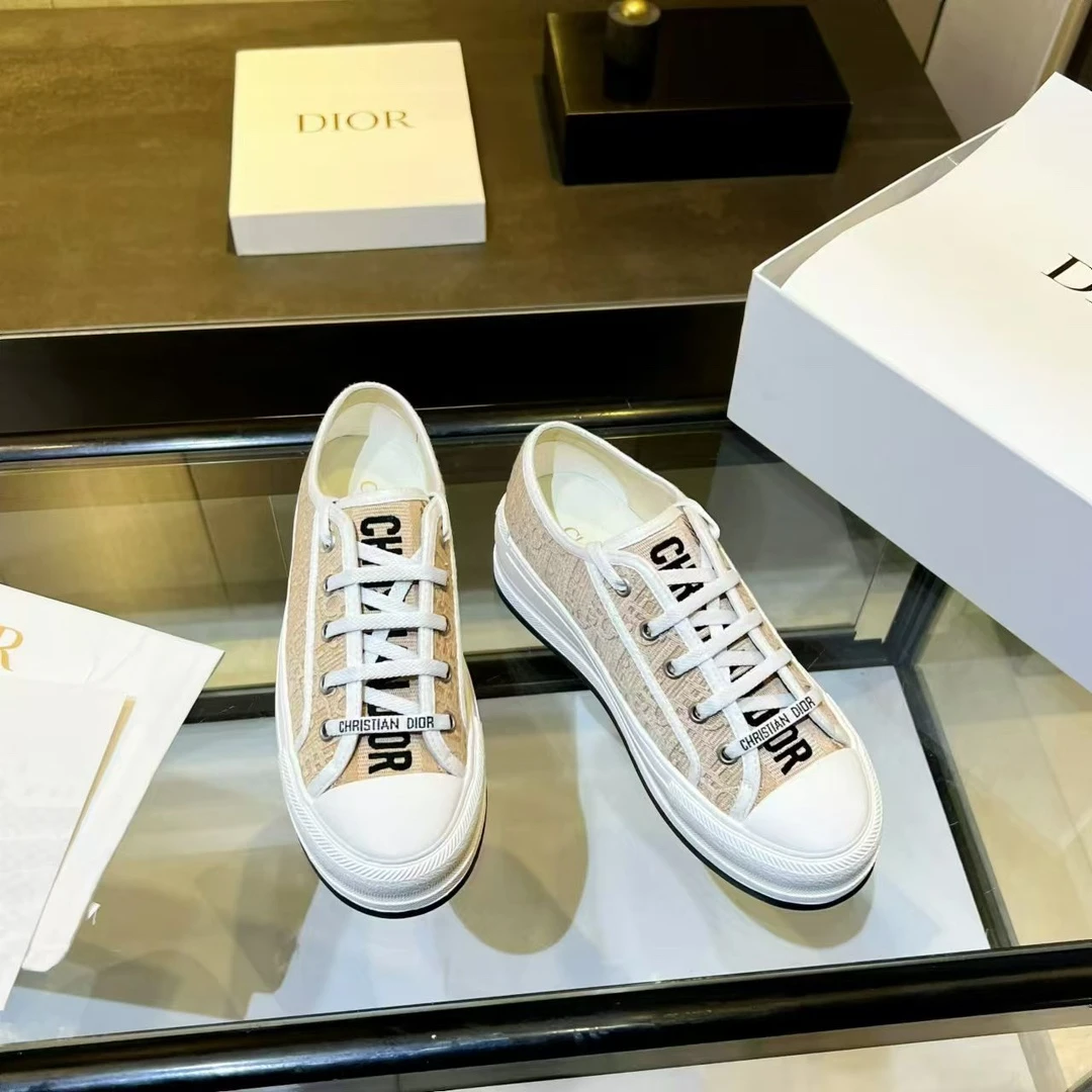 Dior Sneakers — 2c211a16