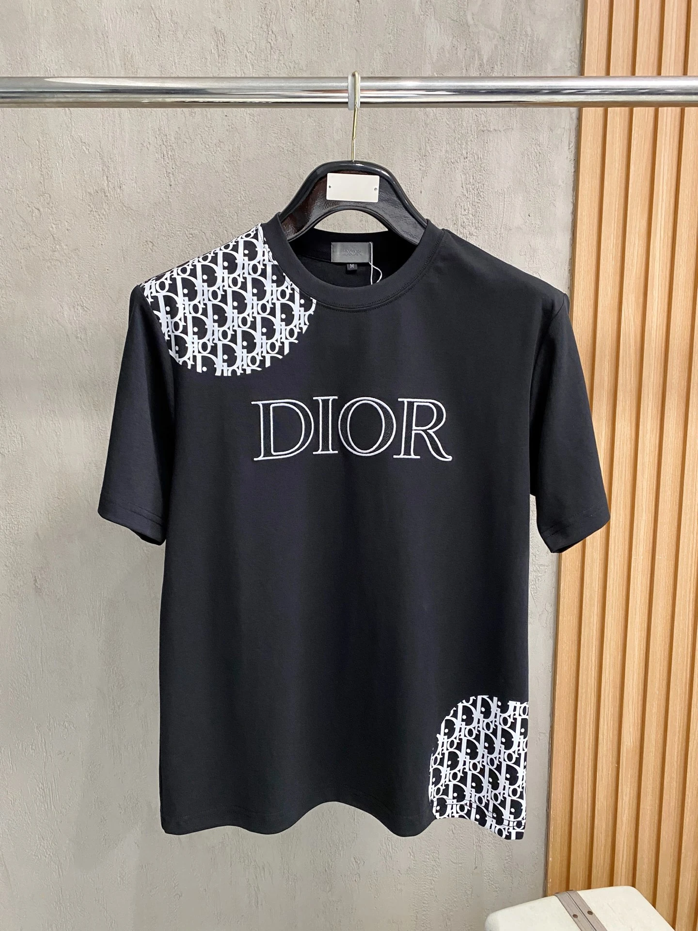 Dior T-Shirt — 73b57883