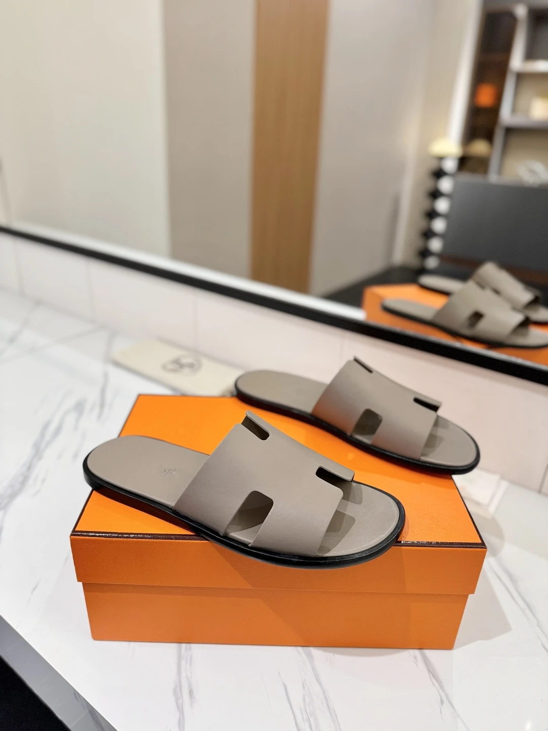 Hermès Slippers — 87f88fd5