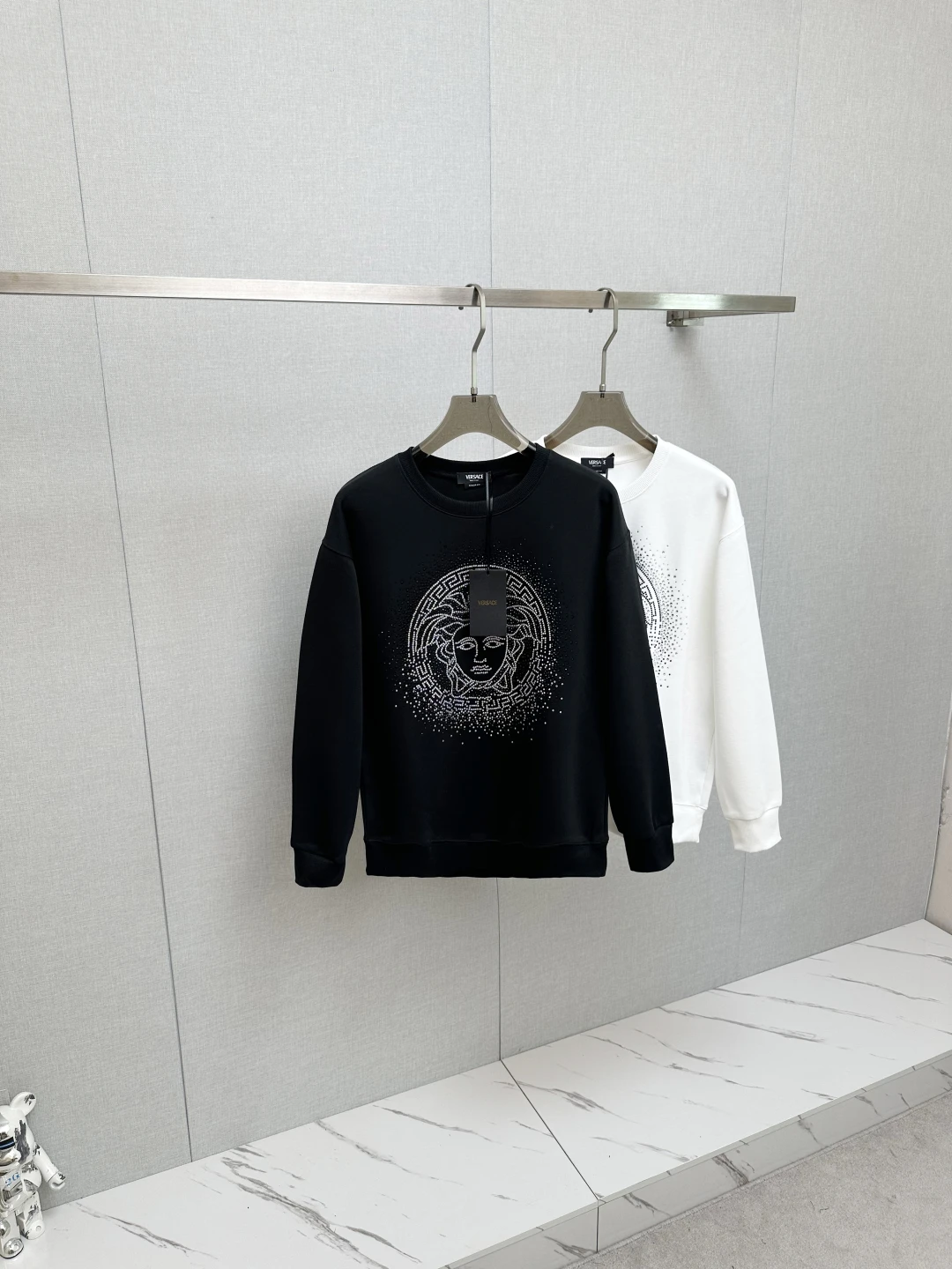 Sweatshirts — 708edbd1
