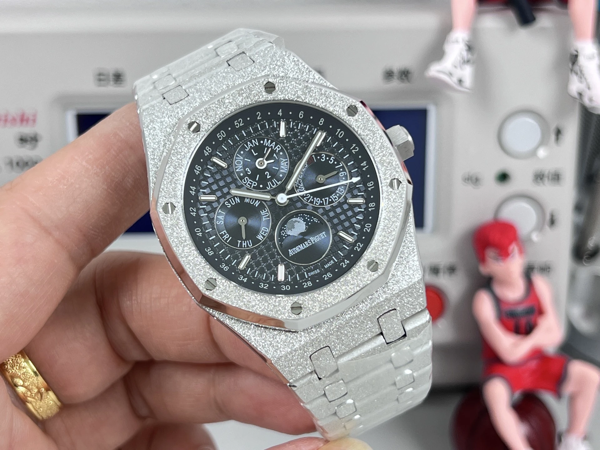 Audemars Piguet Watch — efdb52cc