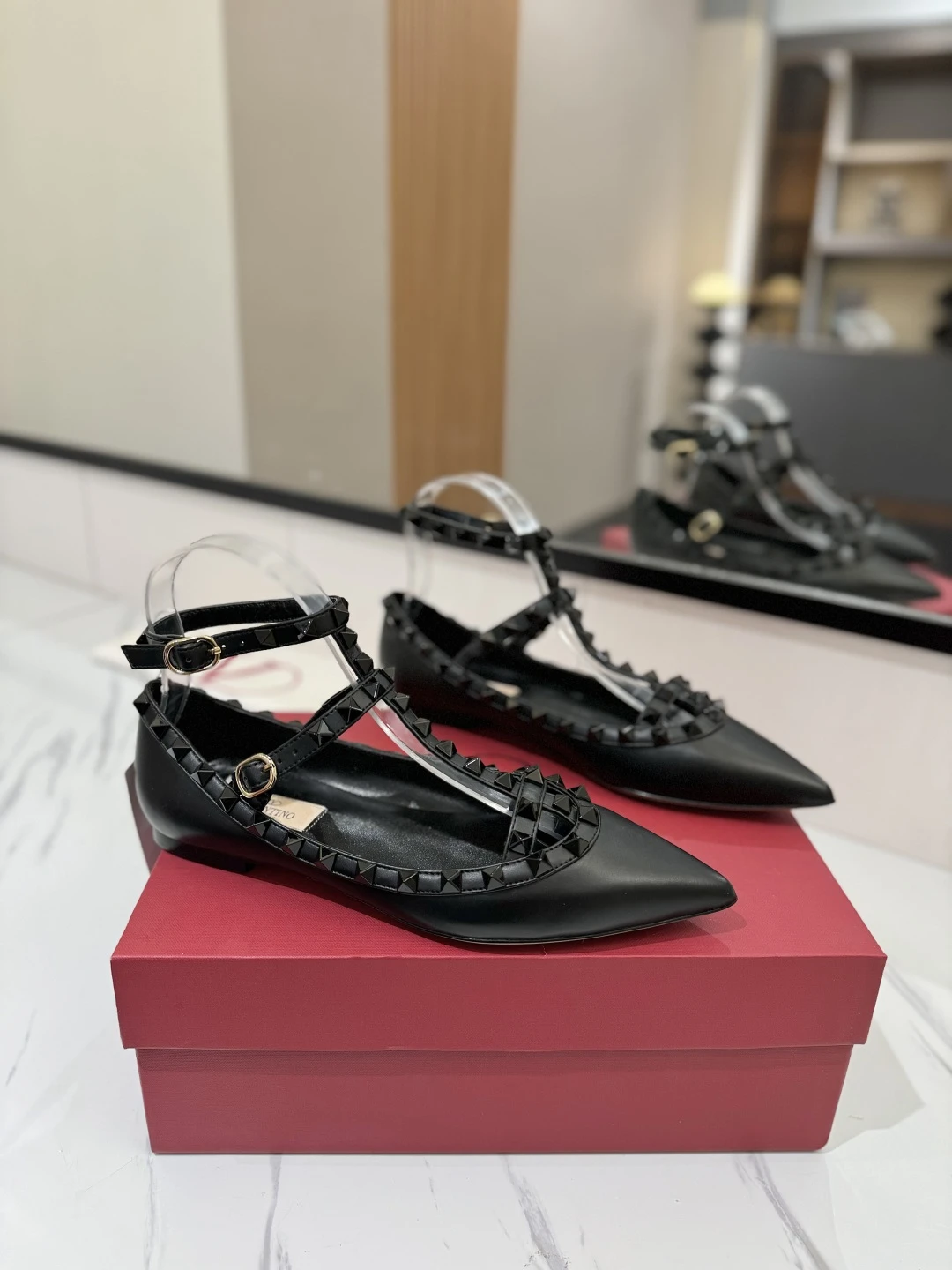 Valentino Sandals — f783c44e