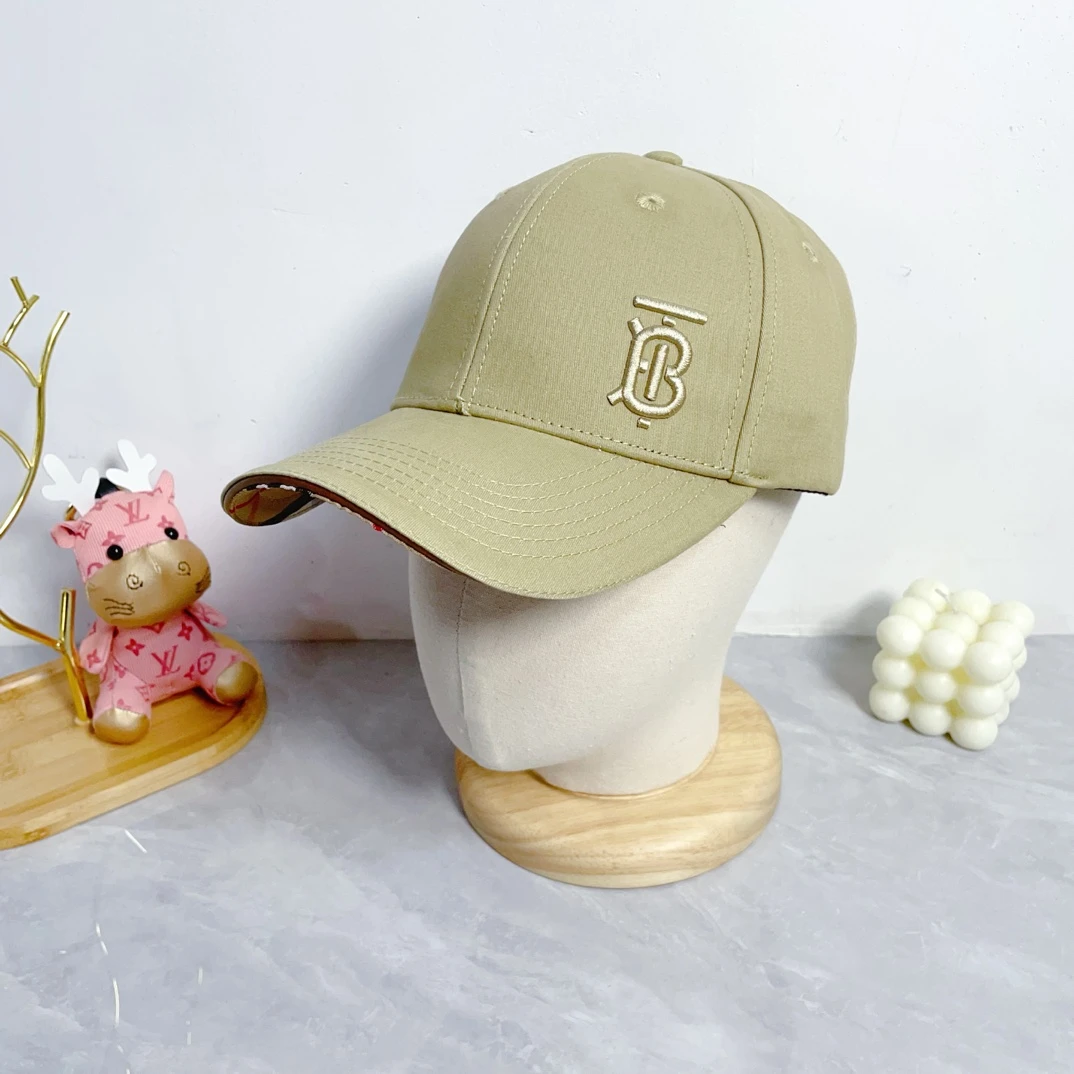 Burberry Hat — d67f7725