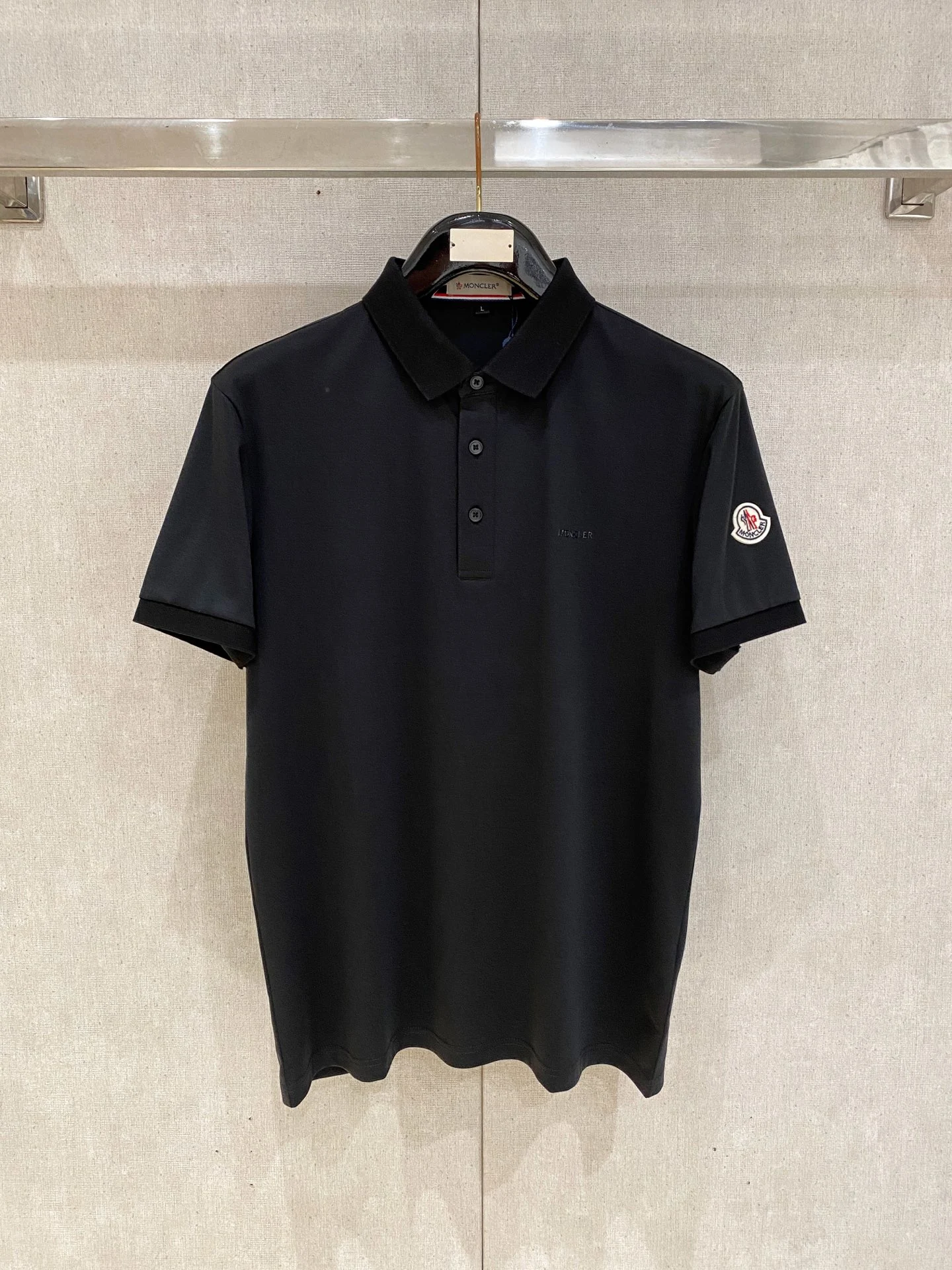 Moncler T-Shirt — 686bbbf7