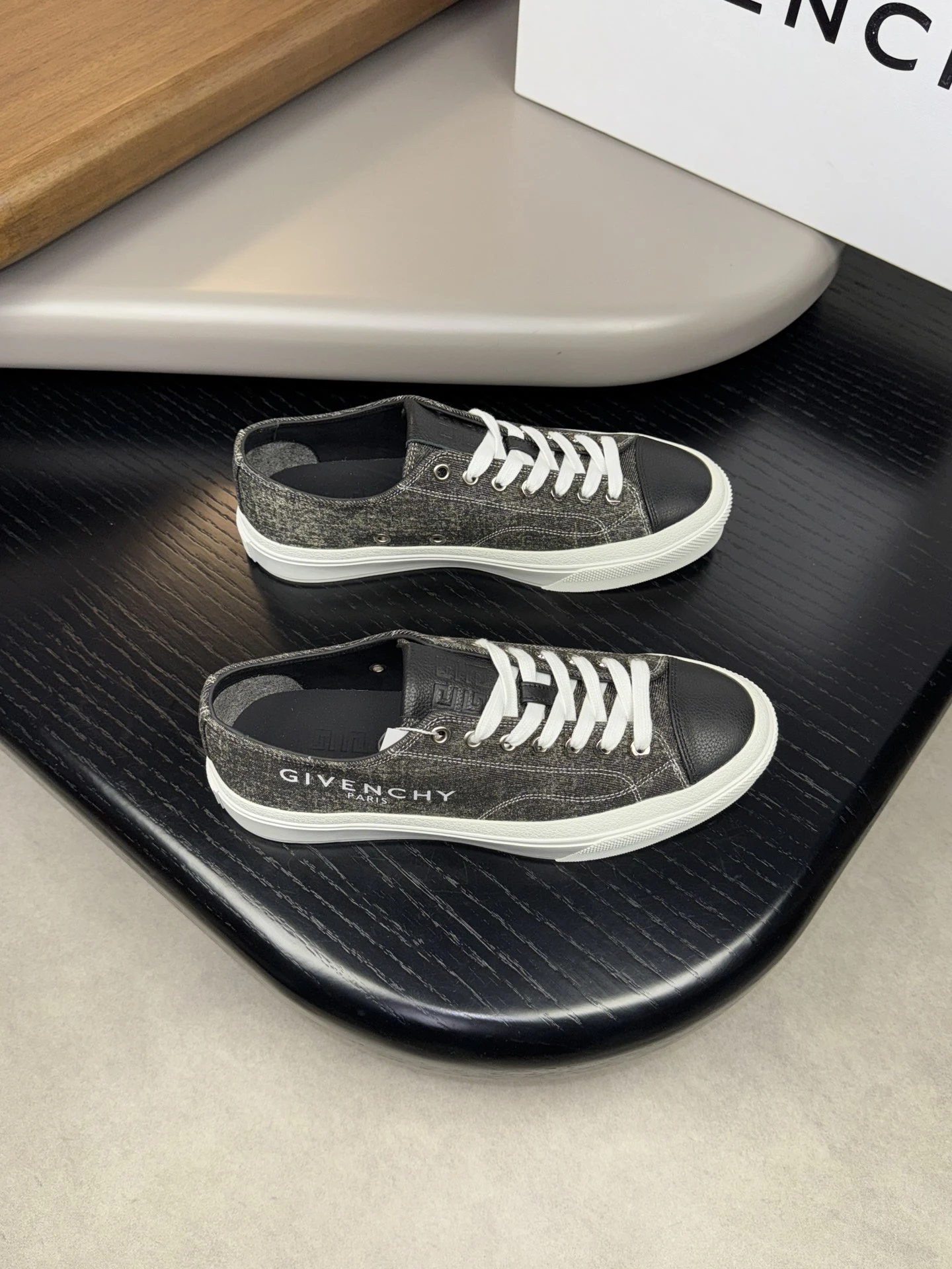 Givenchy Shoes — 8152ea16