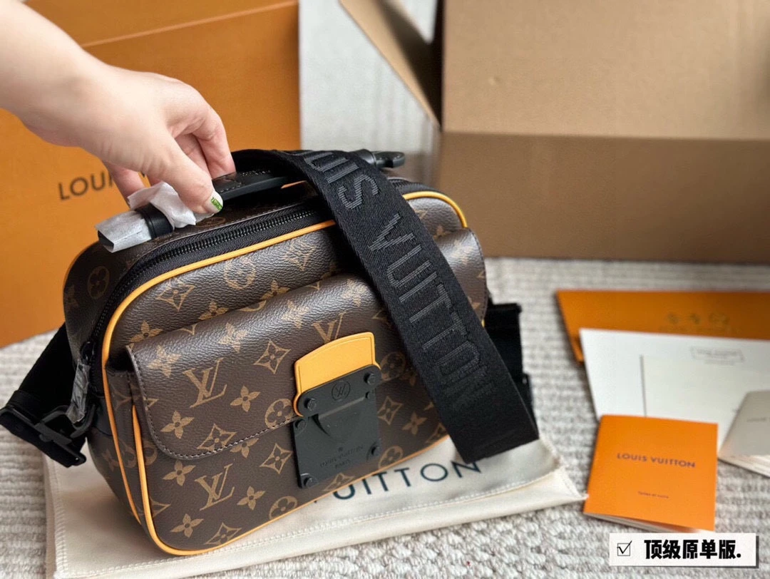Louis Vuitton Bag — d5a726ff