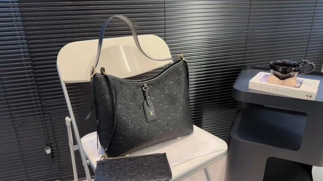 Travel Bags — d5cc5bd1