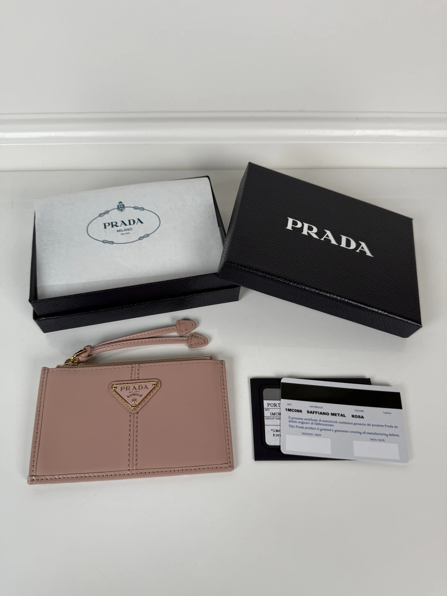Cardholders — 5c35ea92