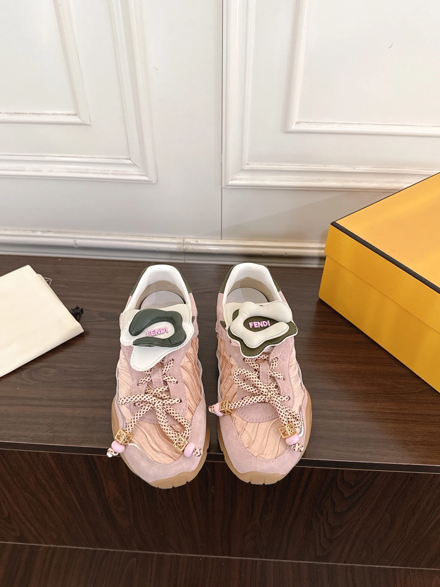 Fendi Sneakers — 9f779356