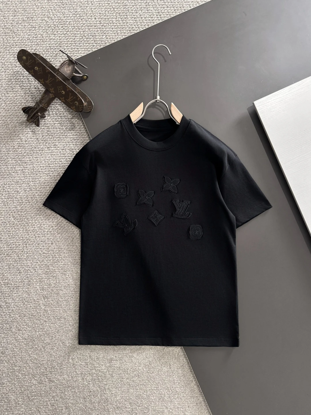 Louis Vuitton T-Shirt — 566a56c6