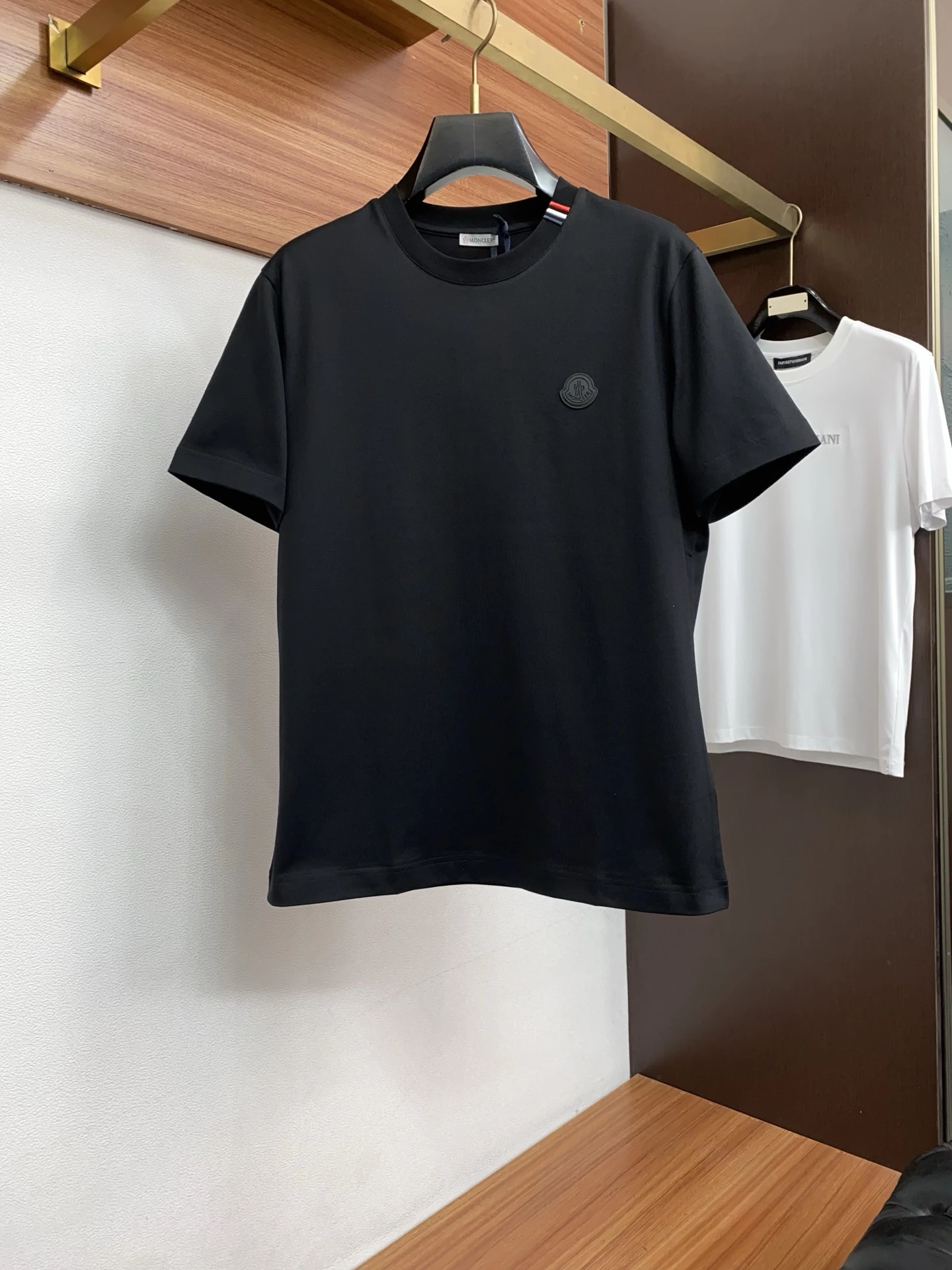 Moncler T-Shirt — 9f31870a