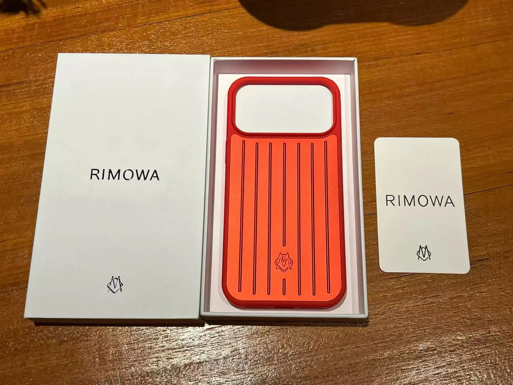 Rimowa Luggage — b788a2bf