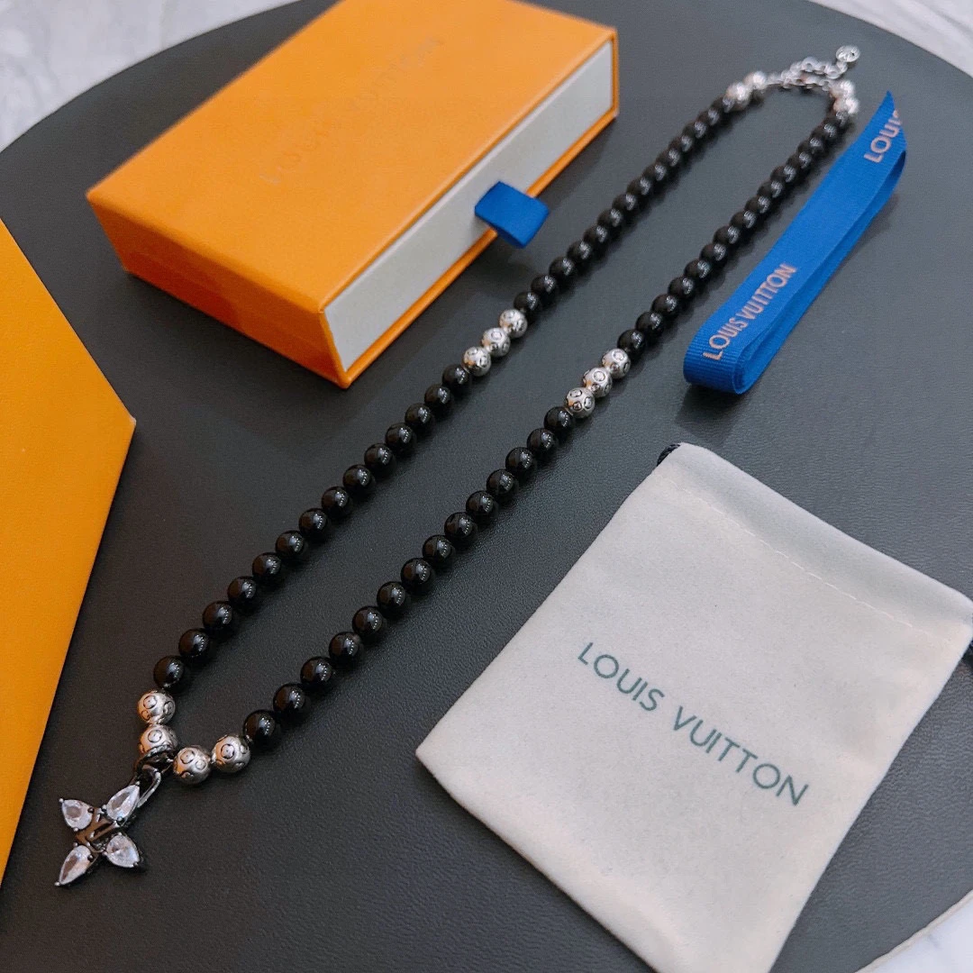 Louis Vuitton Necklaces — 9ff90ebd
