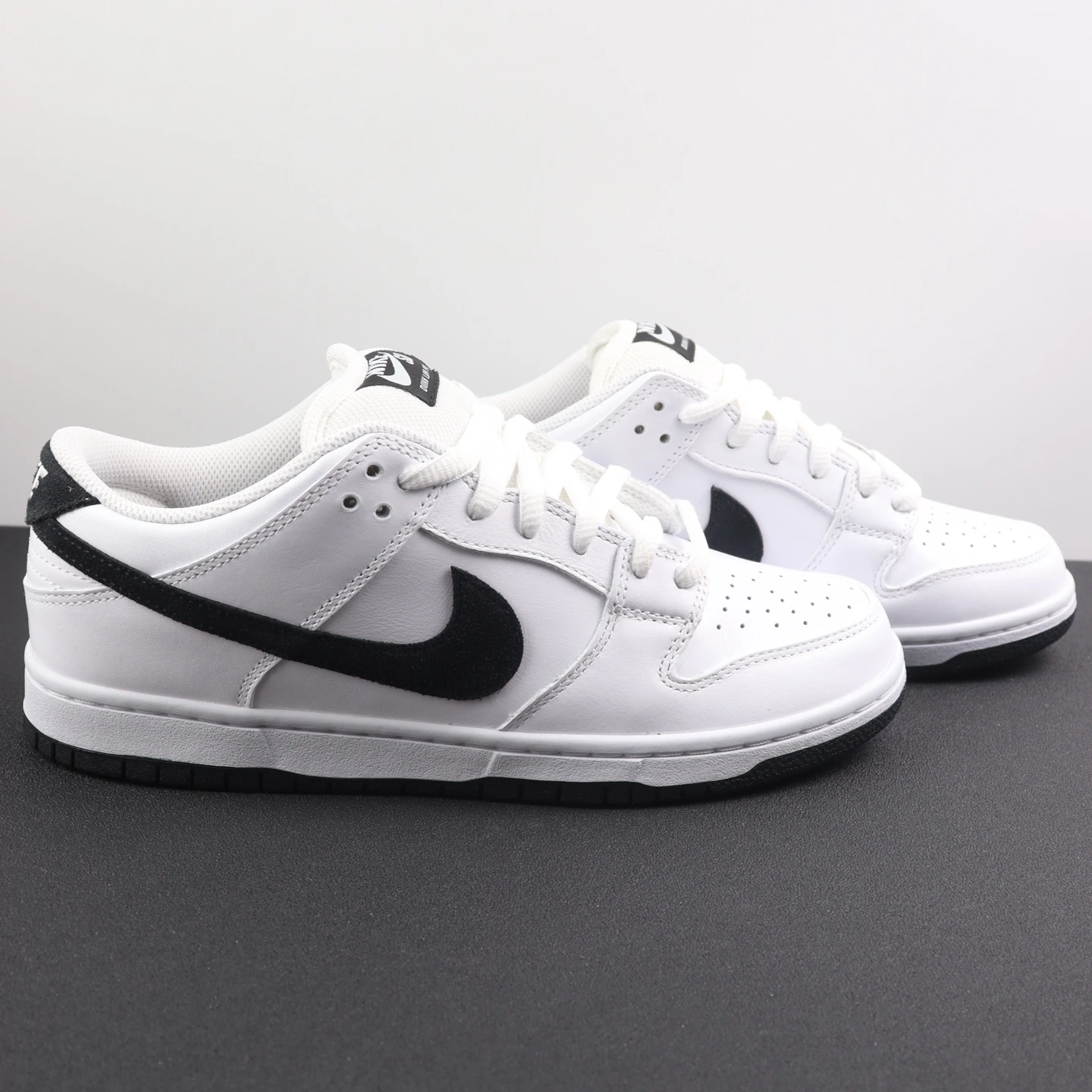 Nike Shoes — 59c8ef41