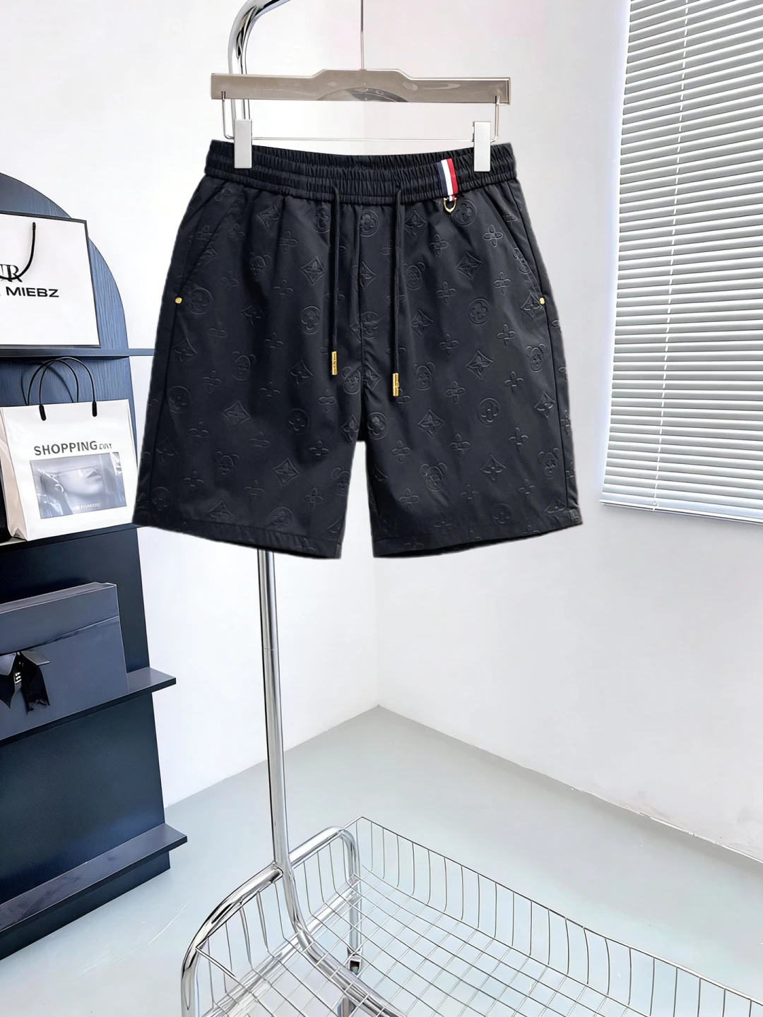 Louis Vuitton Shorts — c996a1b0