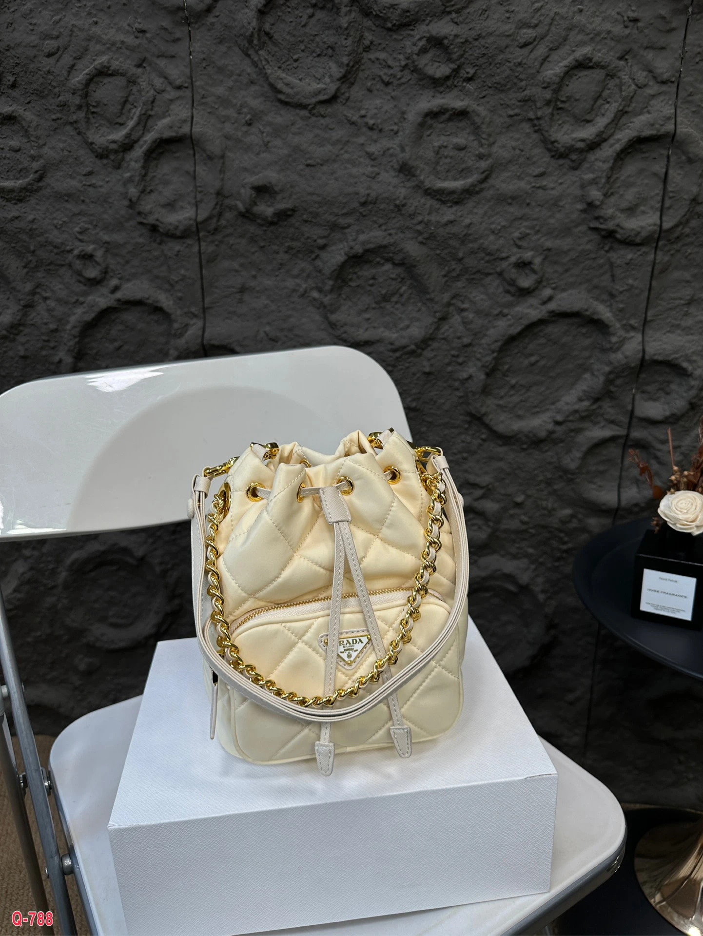Prada Bag — 5a2ebcd6