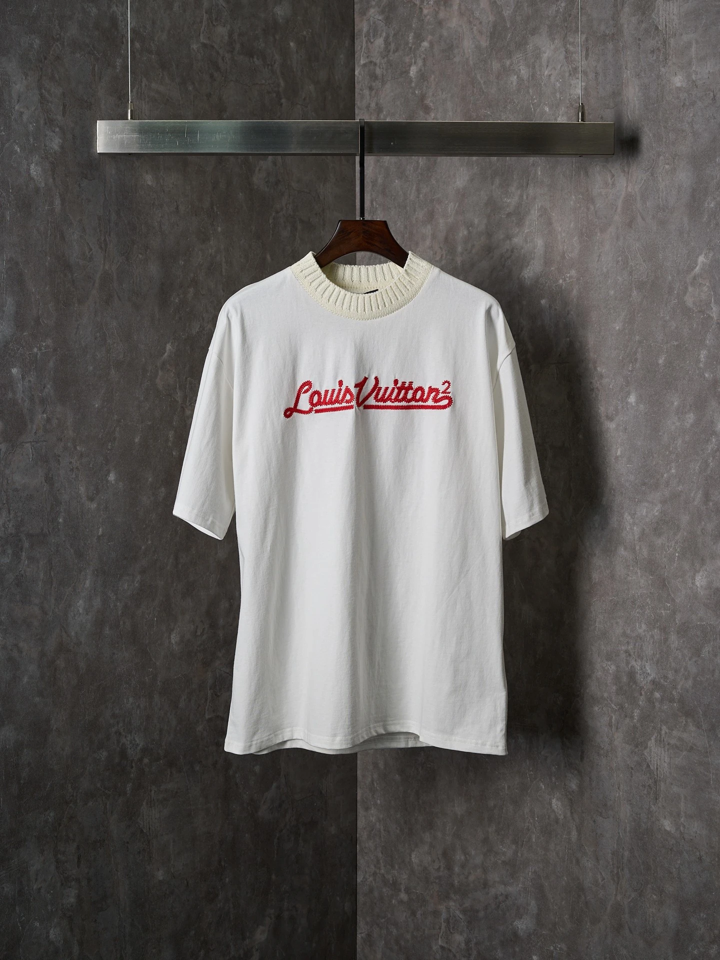 Louis Vuitton T-Shirt — e7cae628