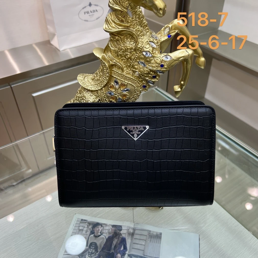 Prada Bag — b5efe4f8