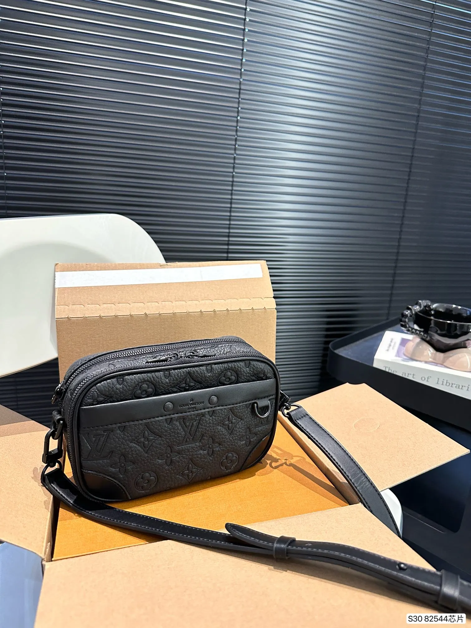 Louis Vuitton Bag — 1ac40b9d