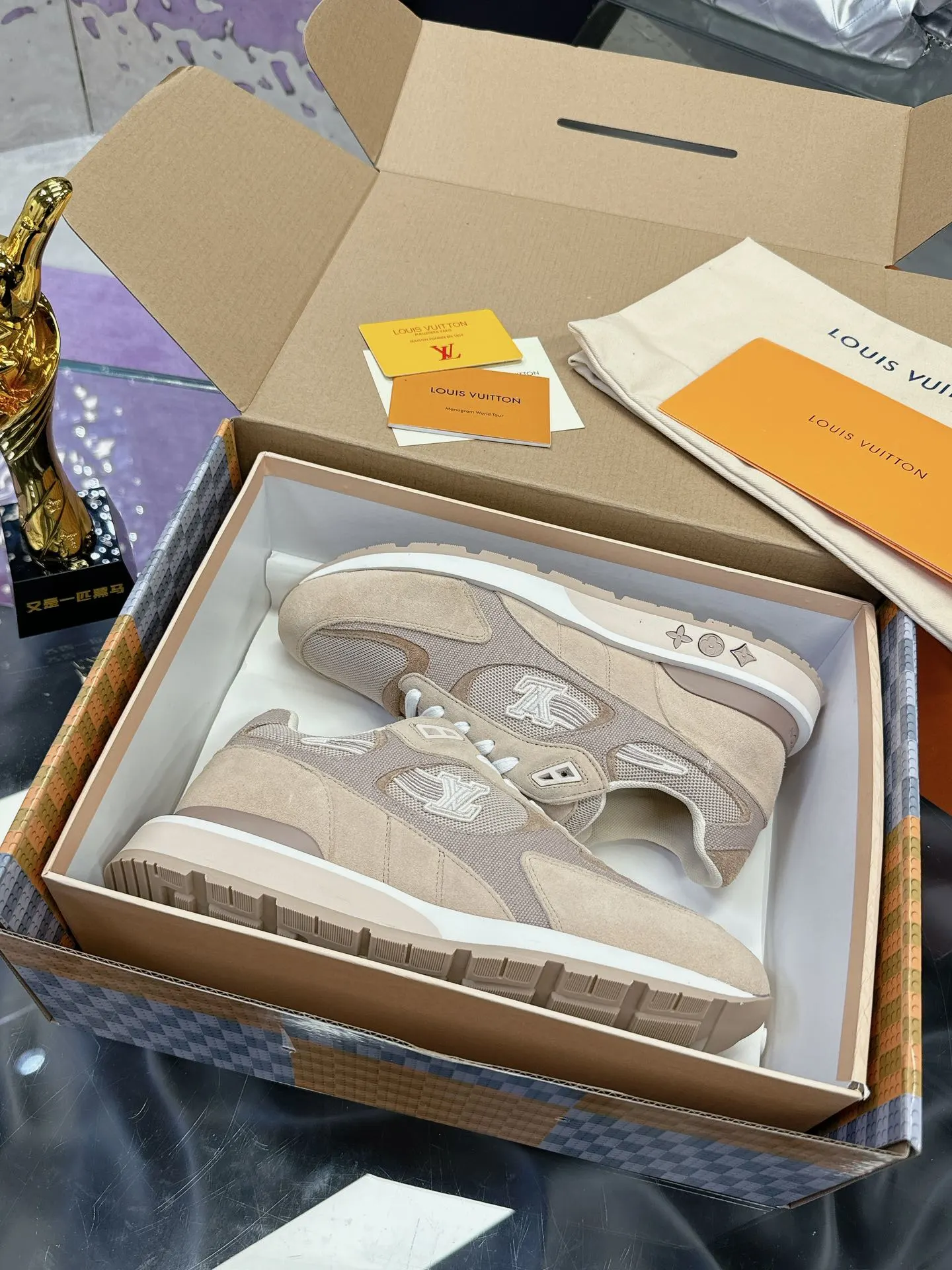 Louis Vuitton Sneakers — 8bc2123b