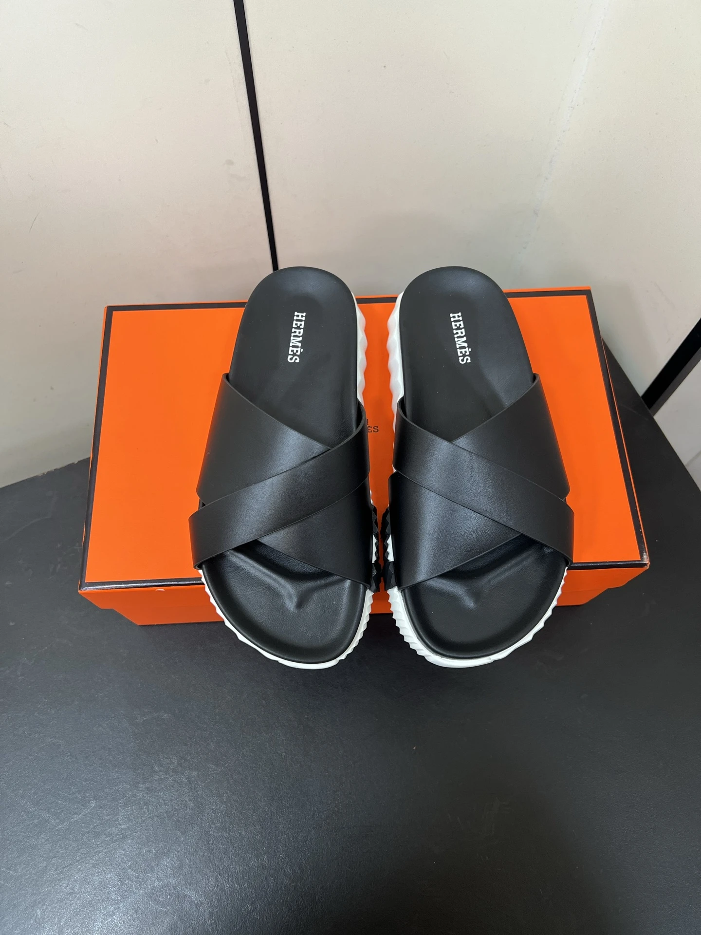 Hermès Slippers — 616ddecd