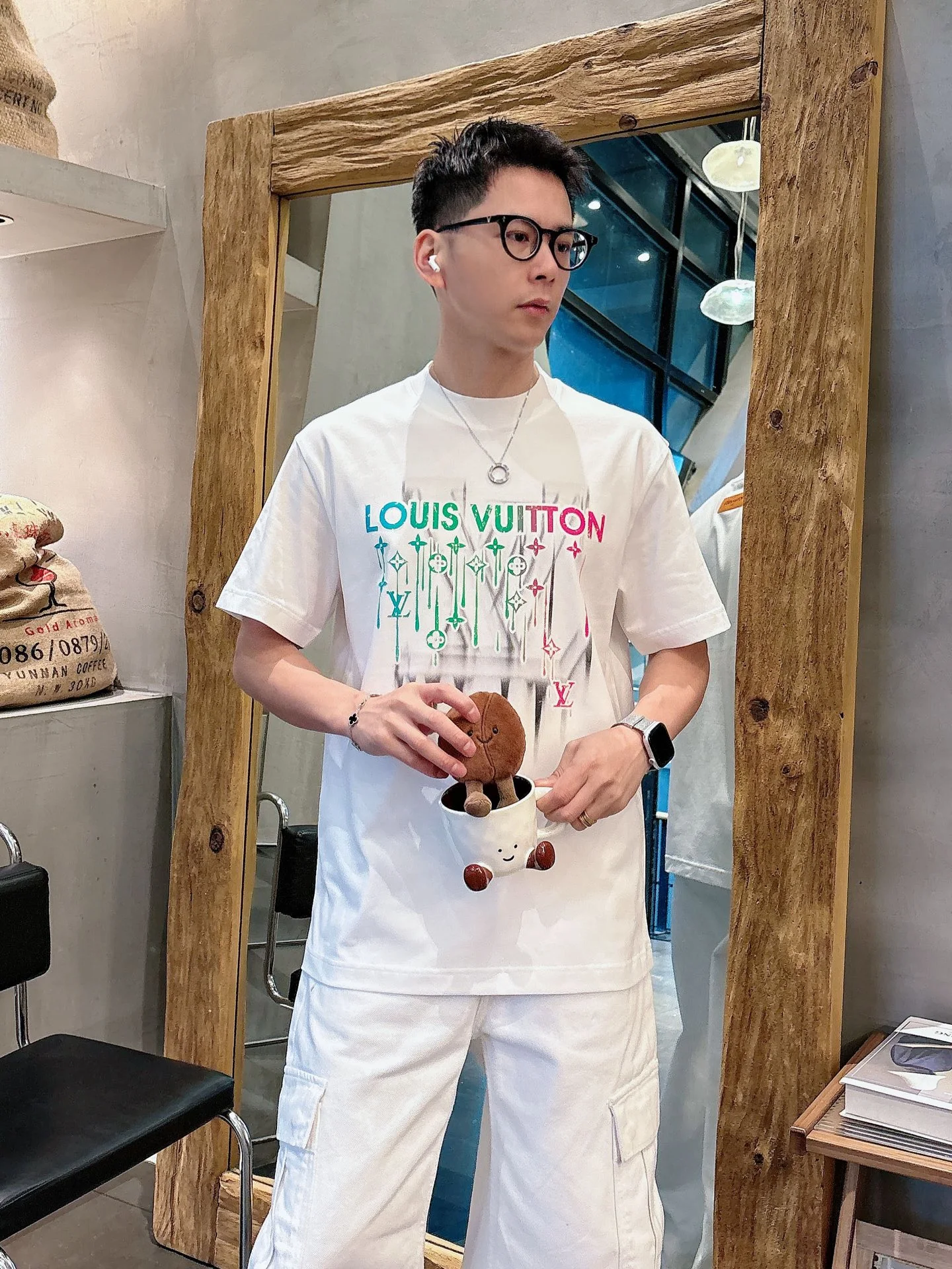 Louis Vuitton T-Shirt — b50907e5