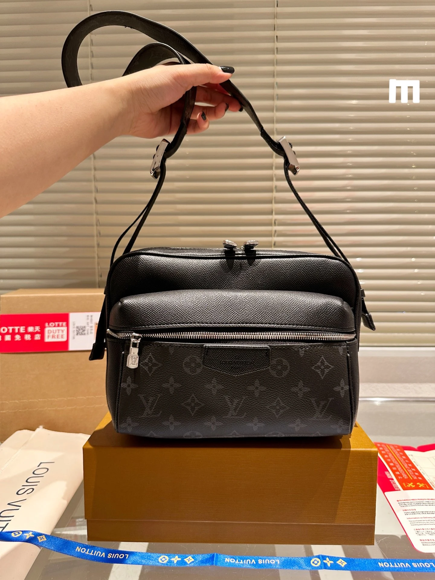 Louis Vuitton Bag — 14160230