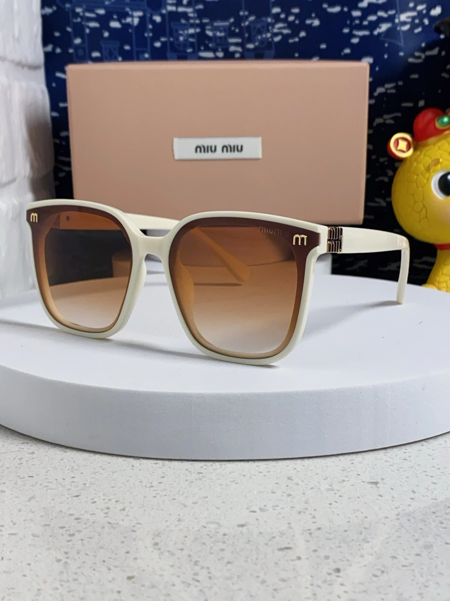 Miu Miu Eyewear — 79138e53