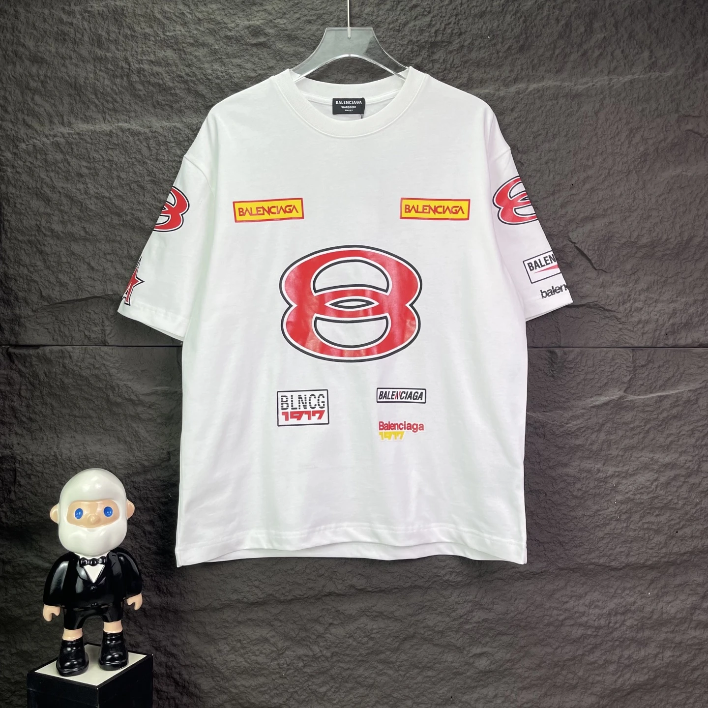 Balenciaga T-Shirt — 13679e7a