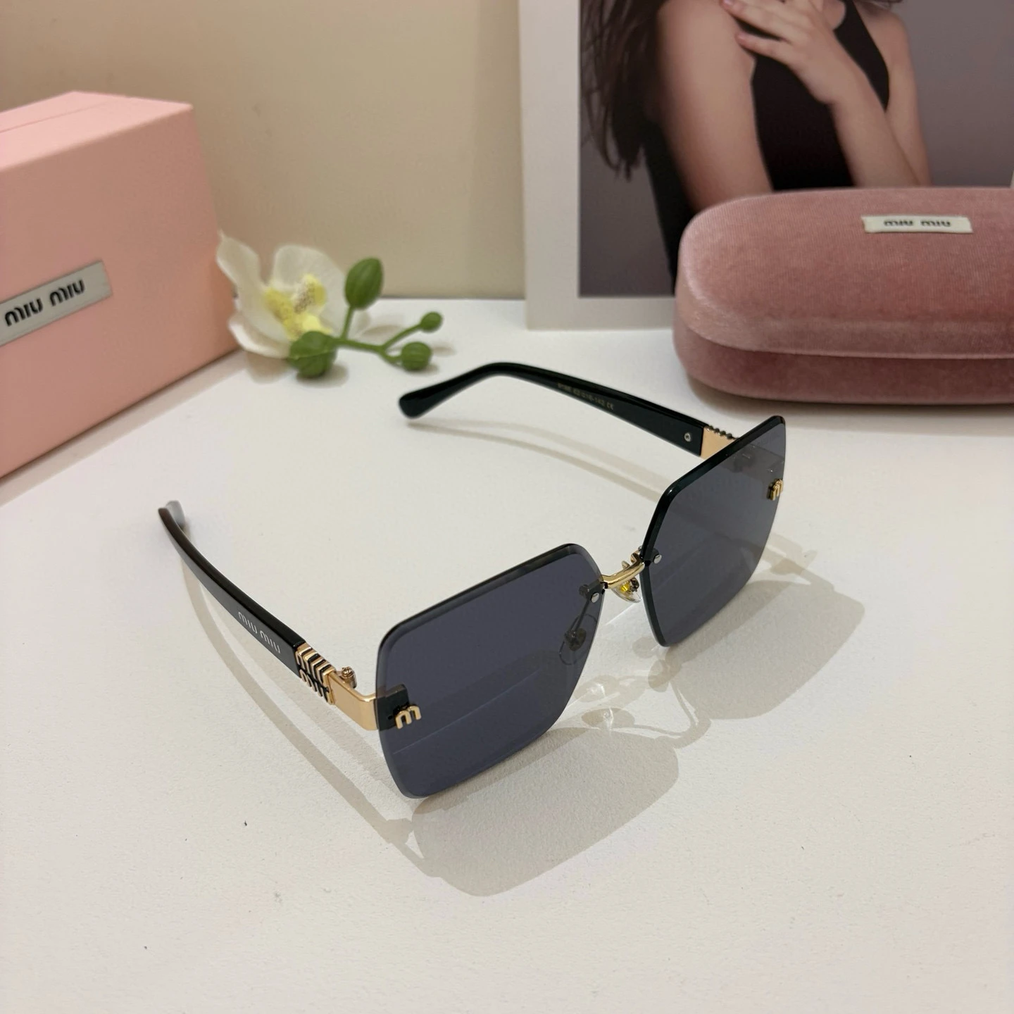 Miu Miu Eyewear — bdb6efe6