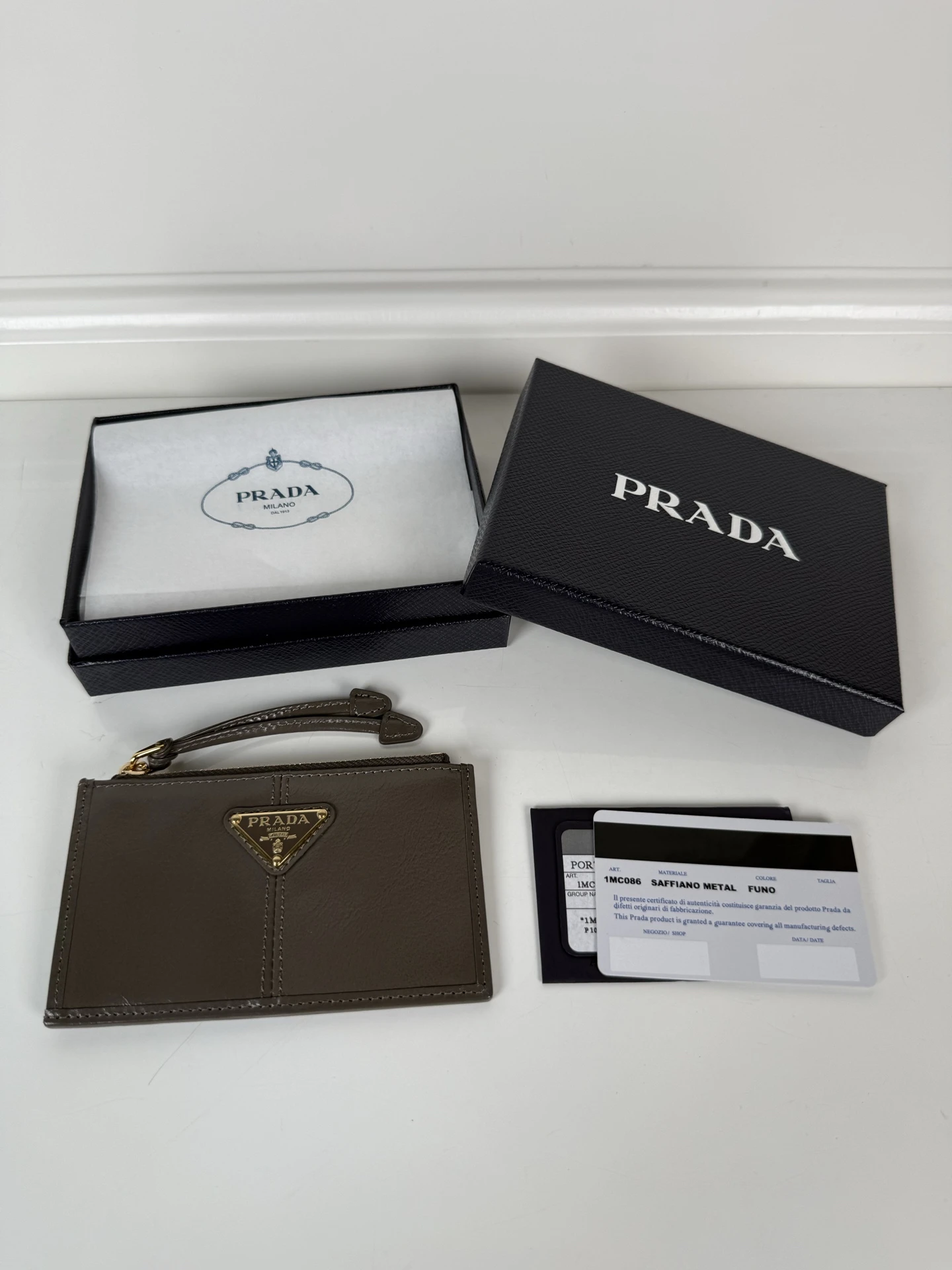 Cardholders — c38f79ef