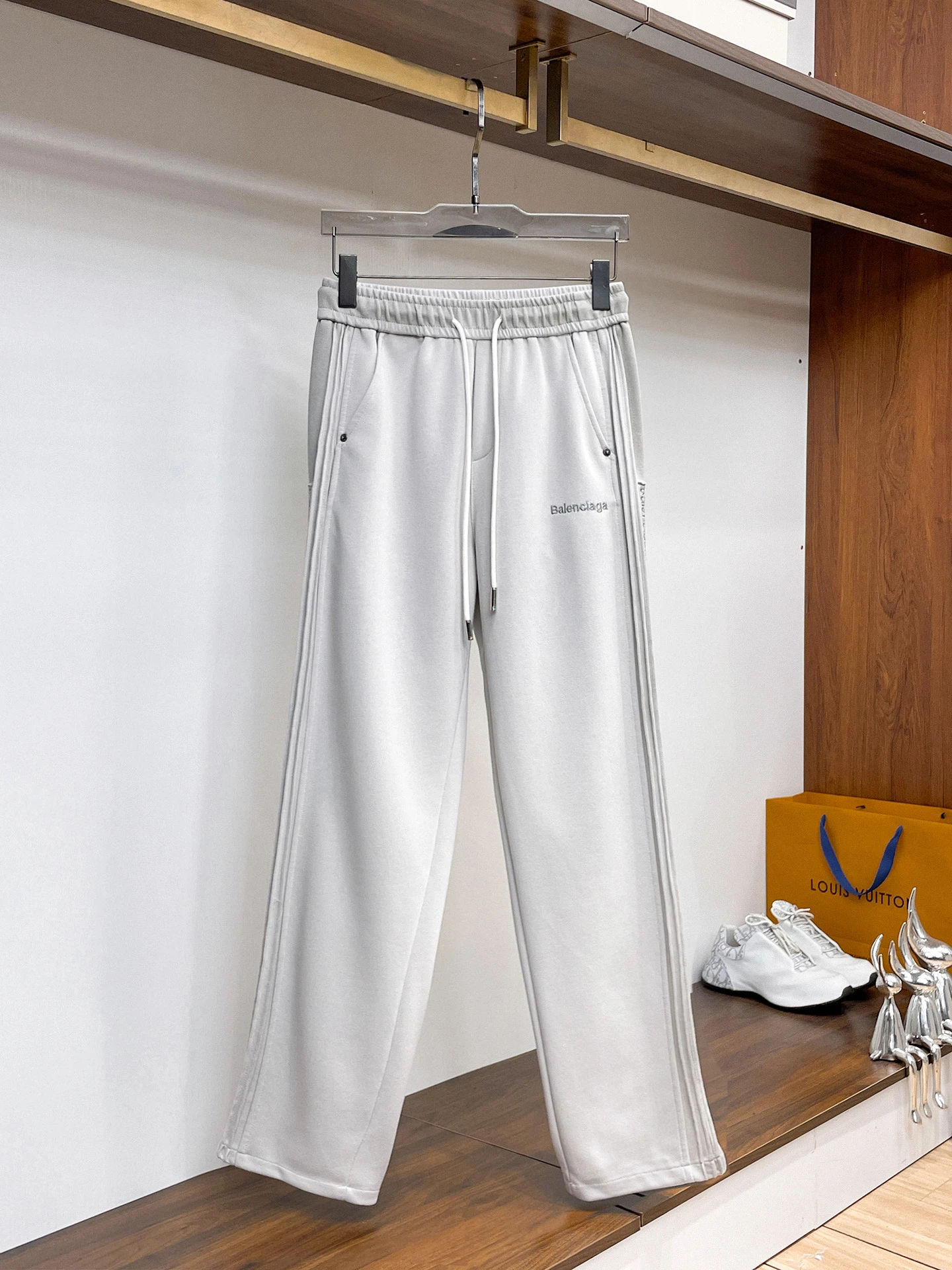 Balenciaga Trousers — 4f7ef180