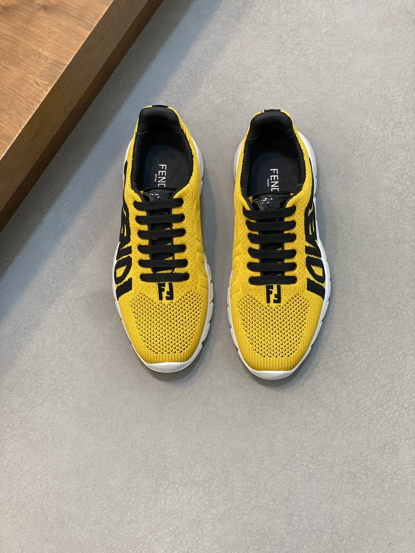 Fendi Sneakers — 8655b74a