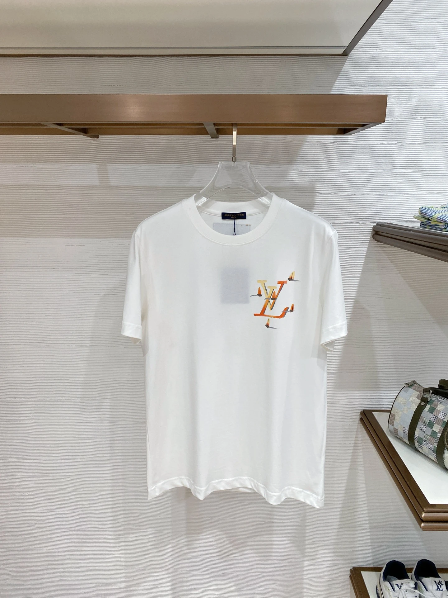 Louis Vuitton T-Shirt — cfd82d40