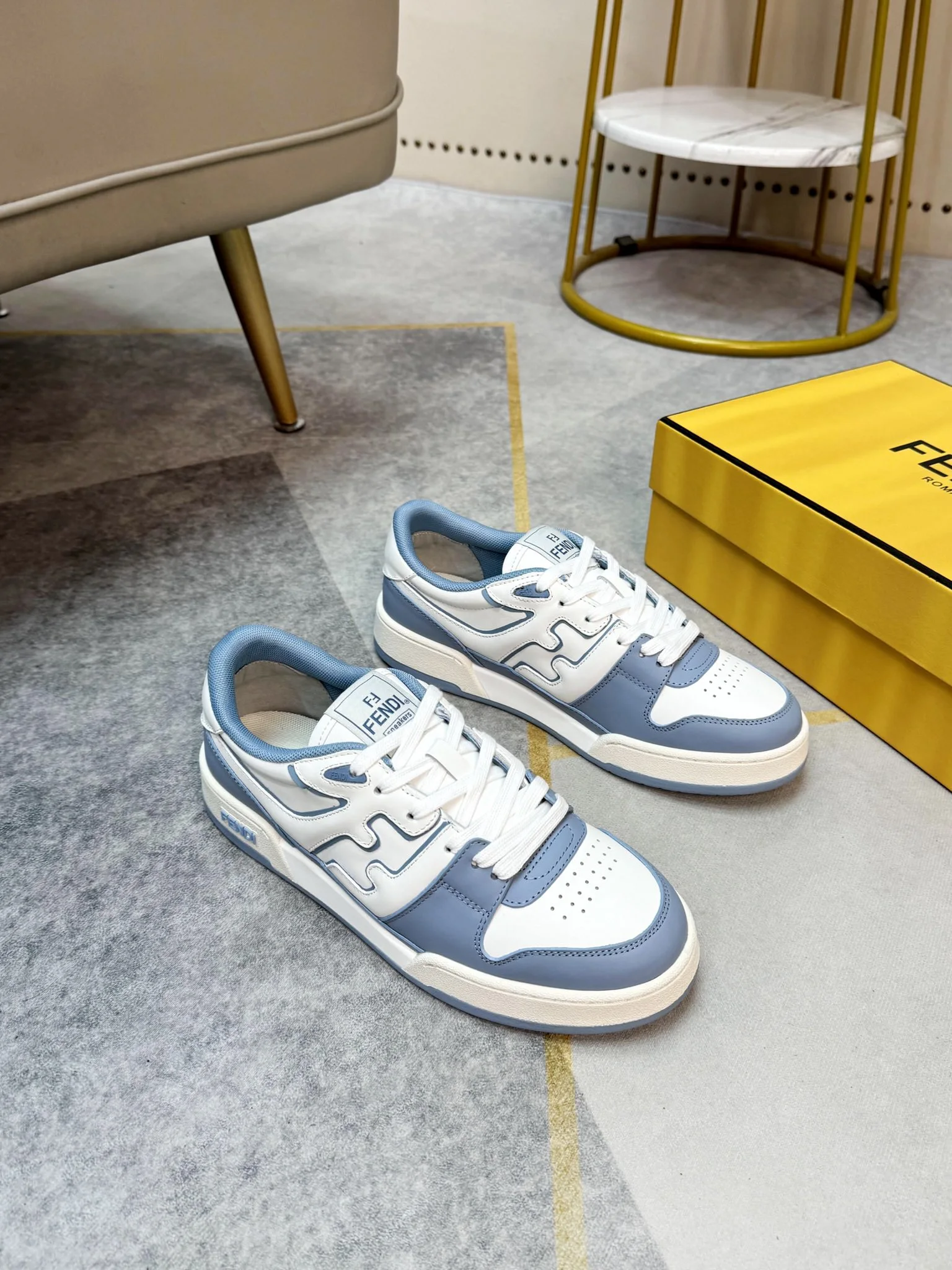 Fendi Sneakers — 43b065c0