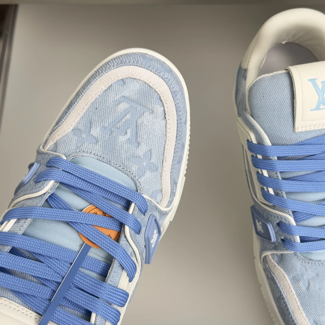 Louis Vuitton Sneakers — 9df82beb