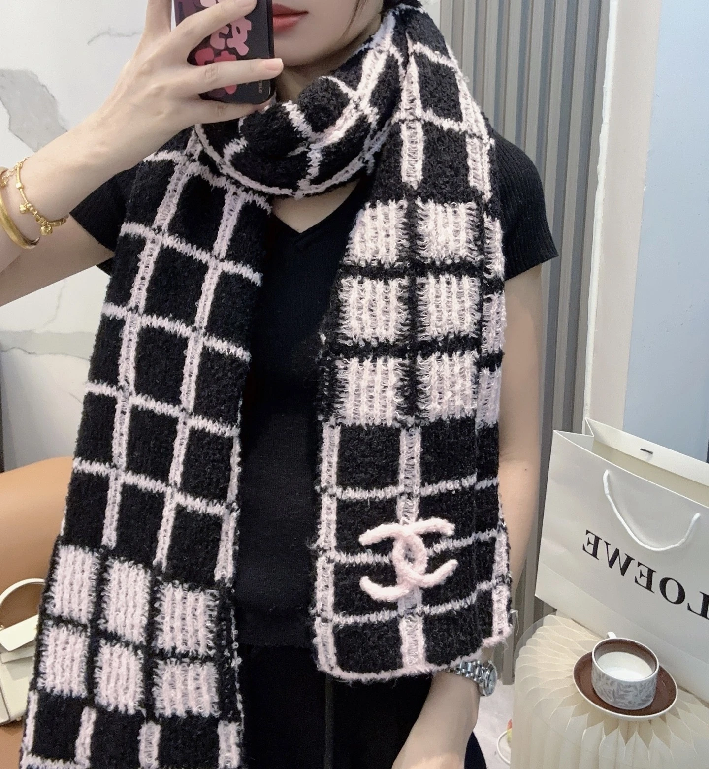 Scarves — d803dc31