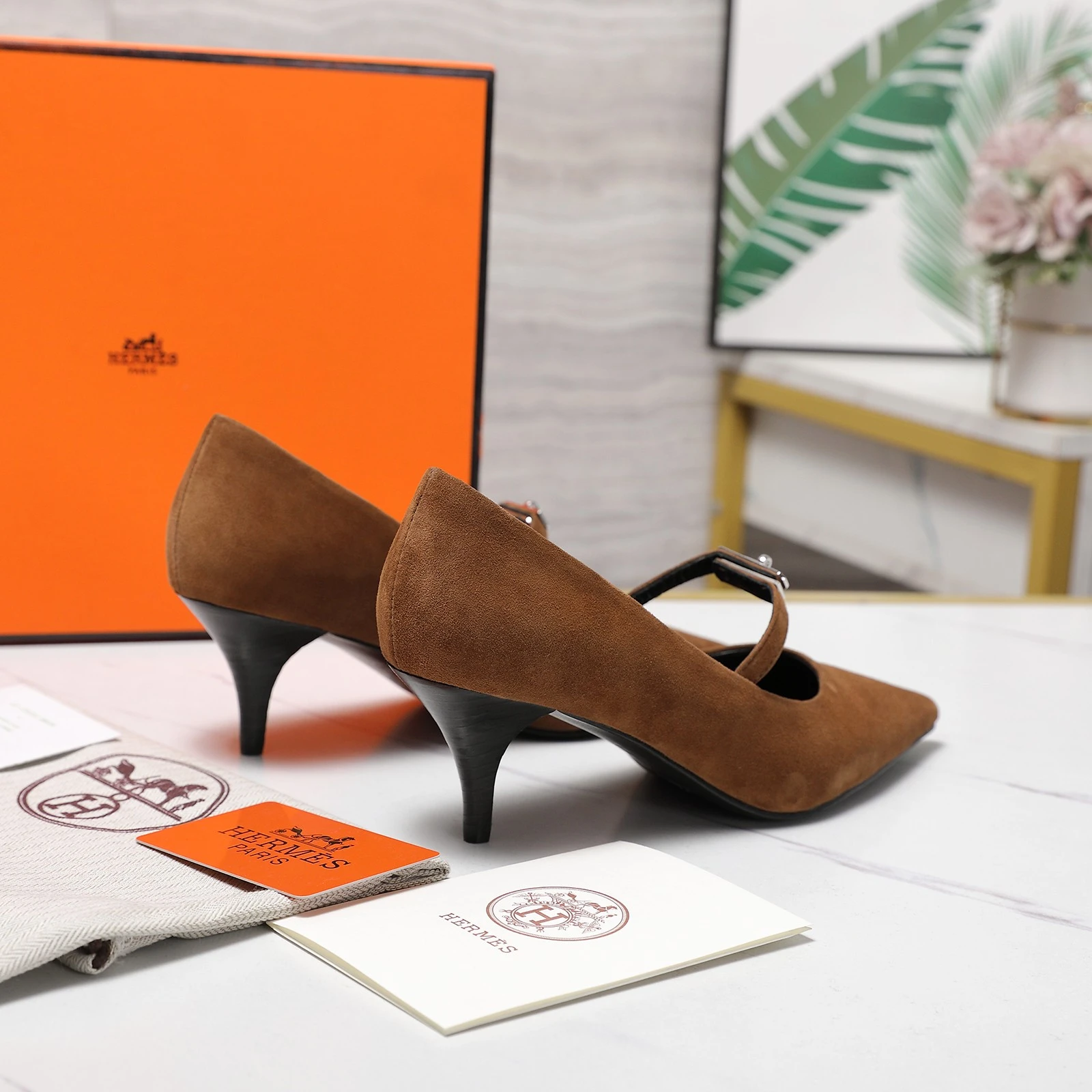 Hermès Slippers — b254e34e
