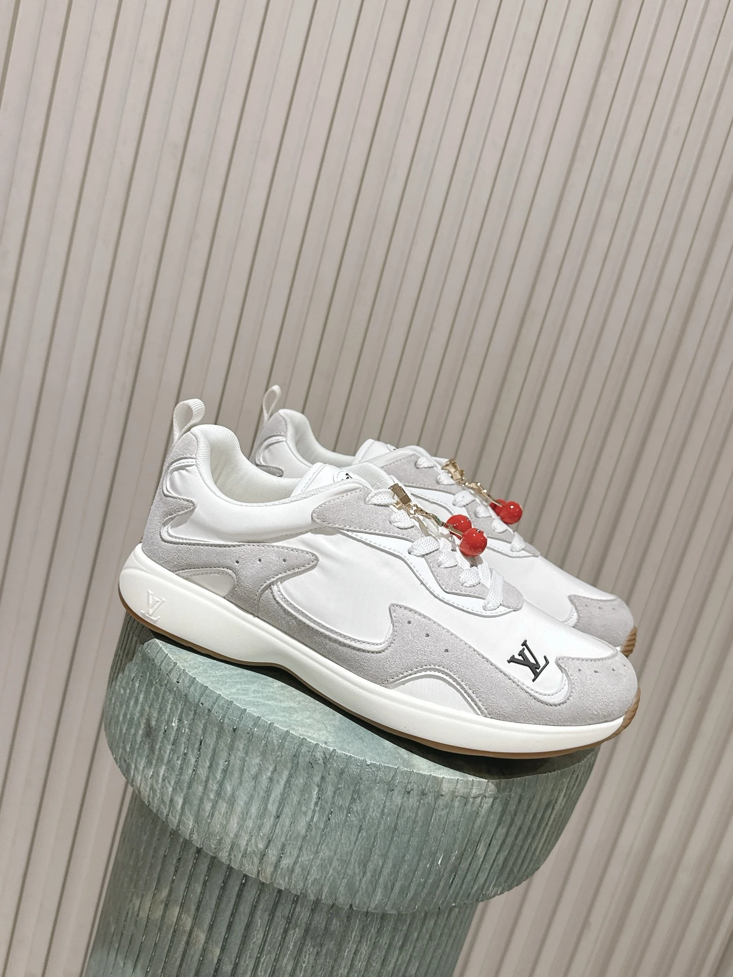 Louis Vuitton Sneakers — 595e2724