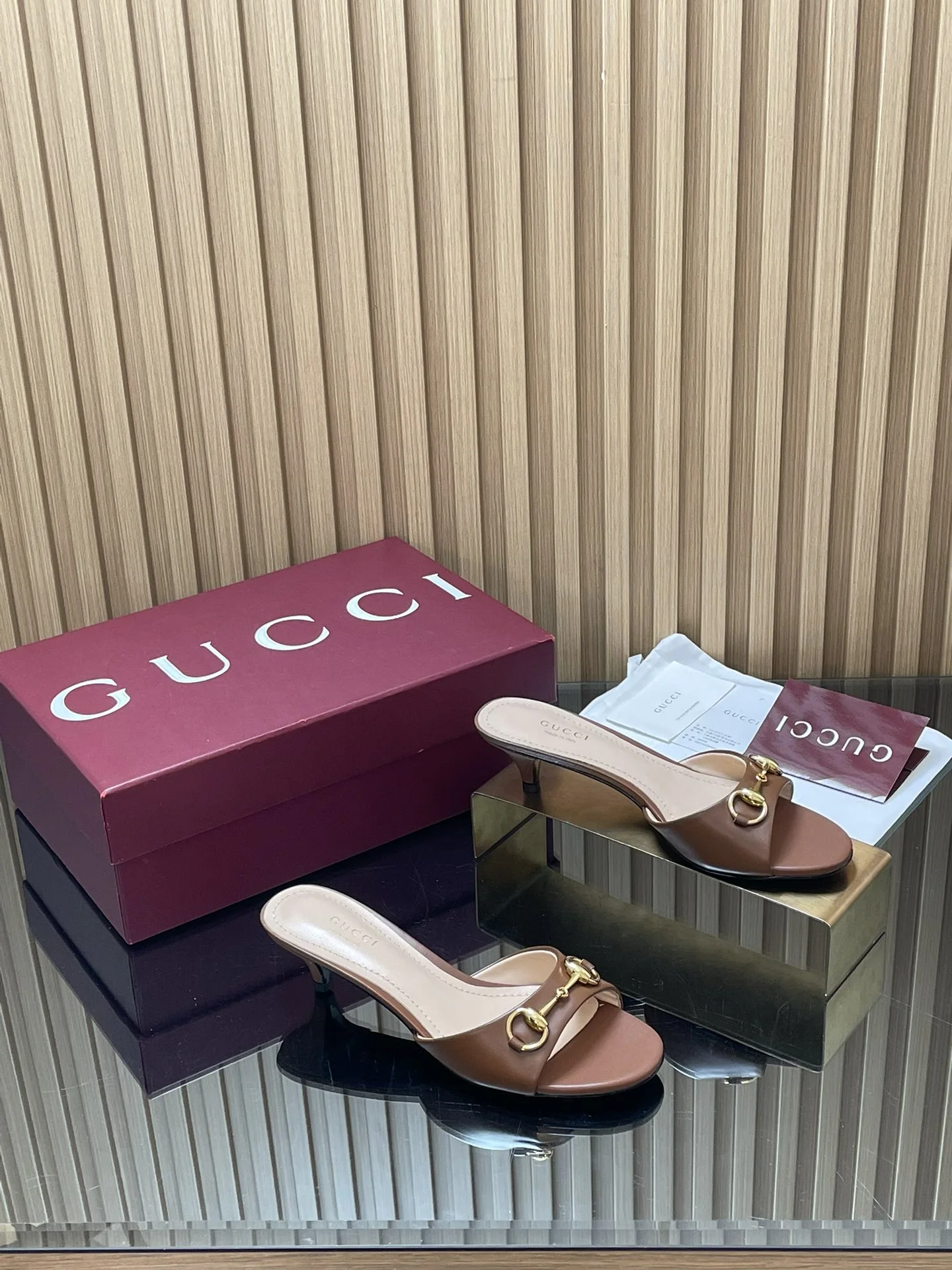 Gucci Slippers — d3b38842