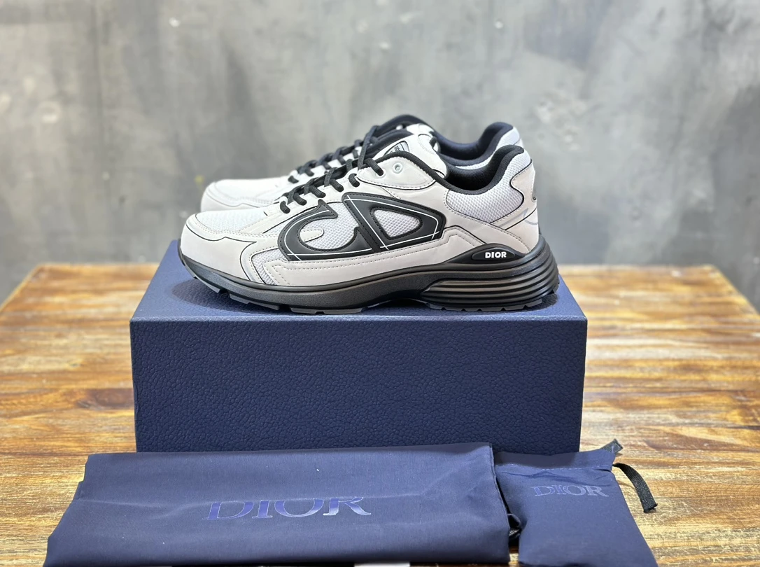 Dior Sneakers — c6e3133b