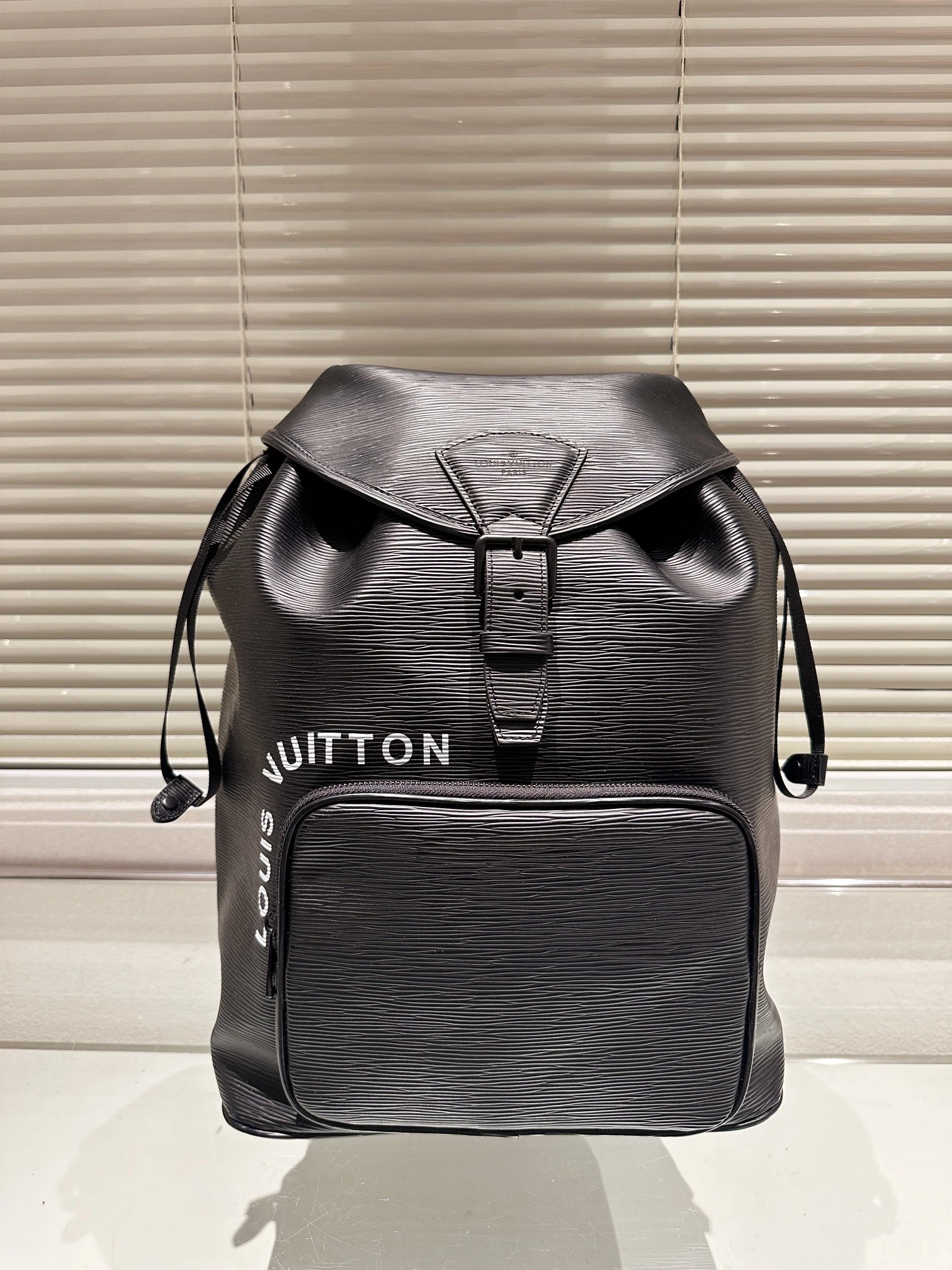 Louis Vuitton Bag — ae004598