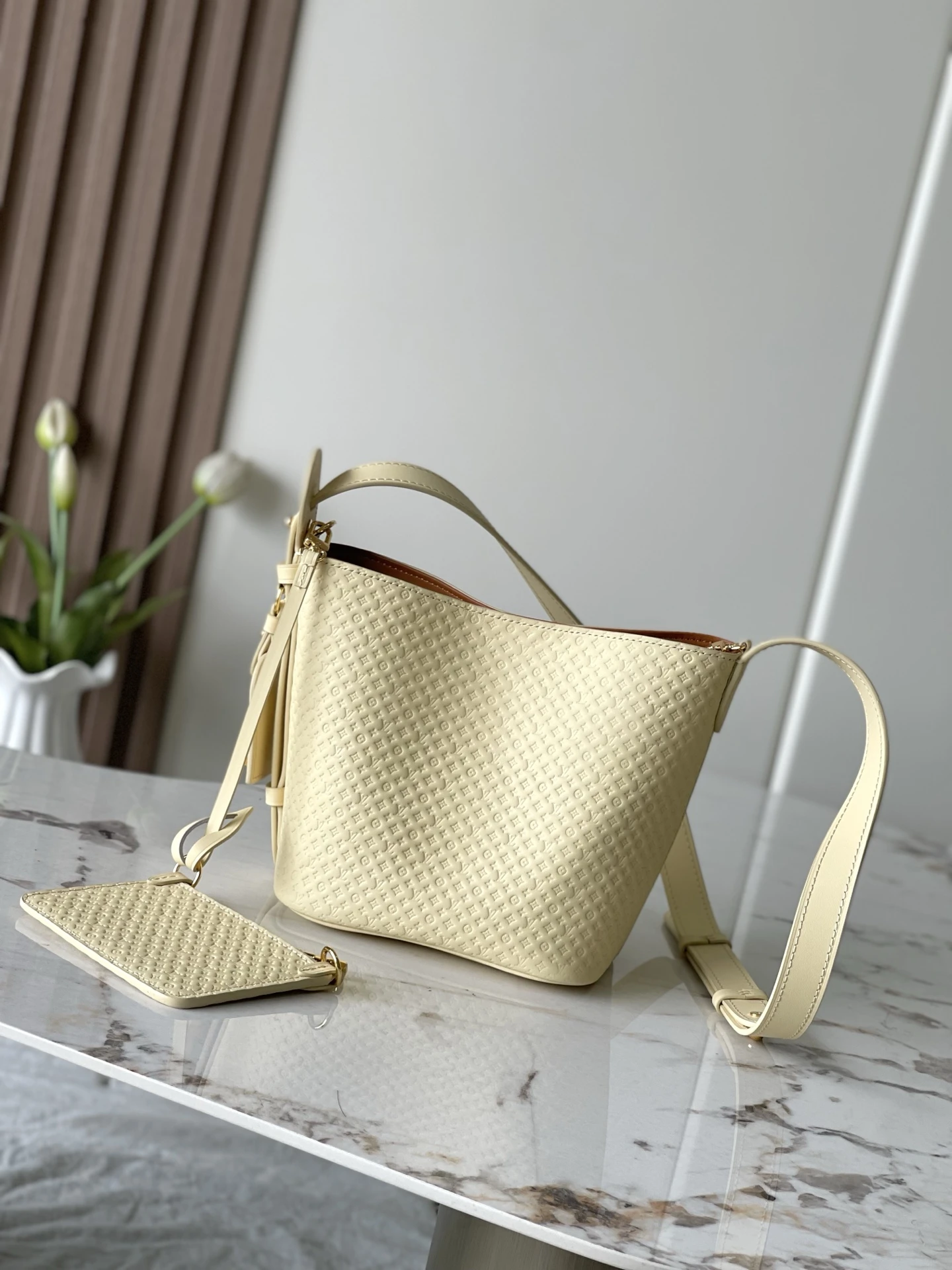Louis Vuitton Bag — d77f87d9