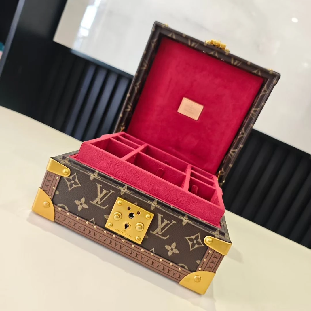 Luggage — 087b45ec