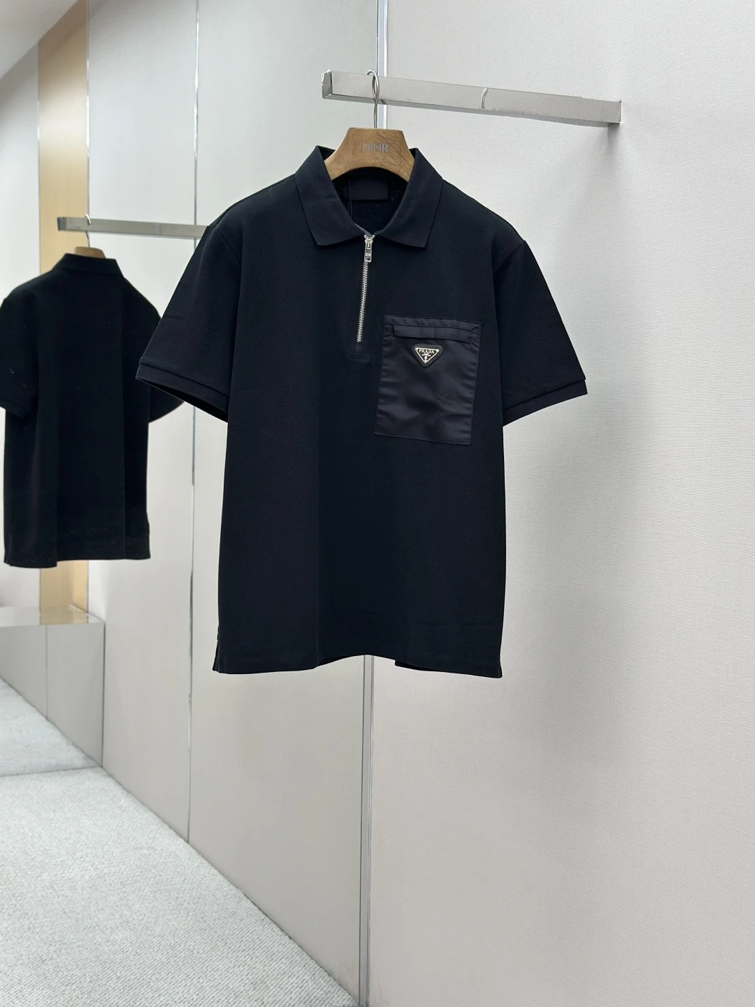 Prada T-Shirt — bd641dea