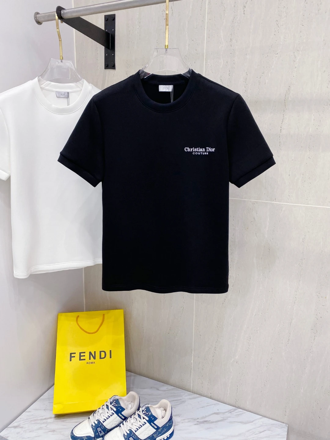 Dior T-Shirt — 64c3676e