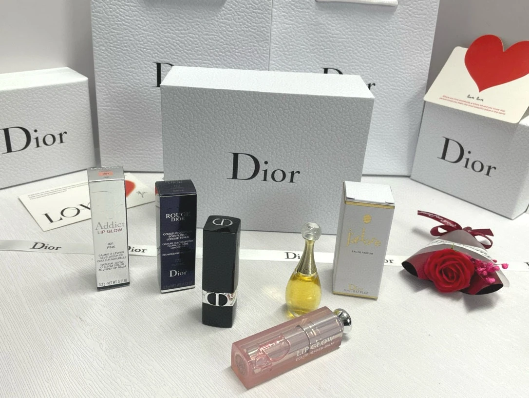 Dior Fragrance — 5cb8e275