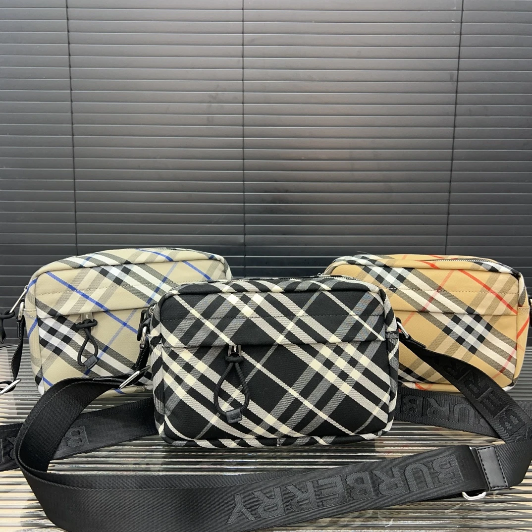 Burberry Bag — c8e87de9