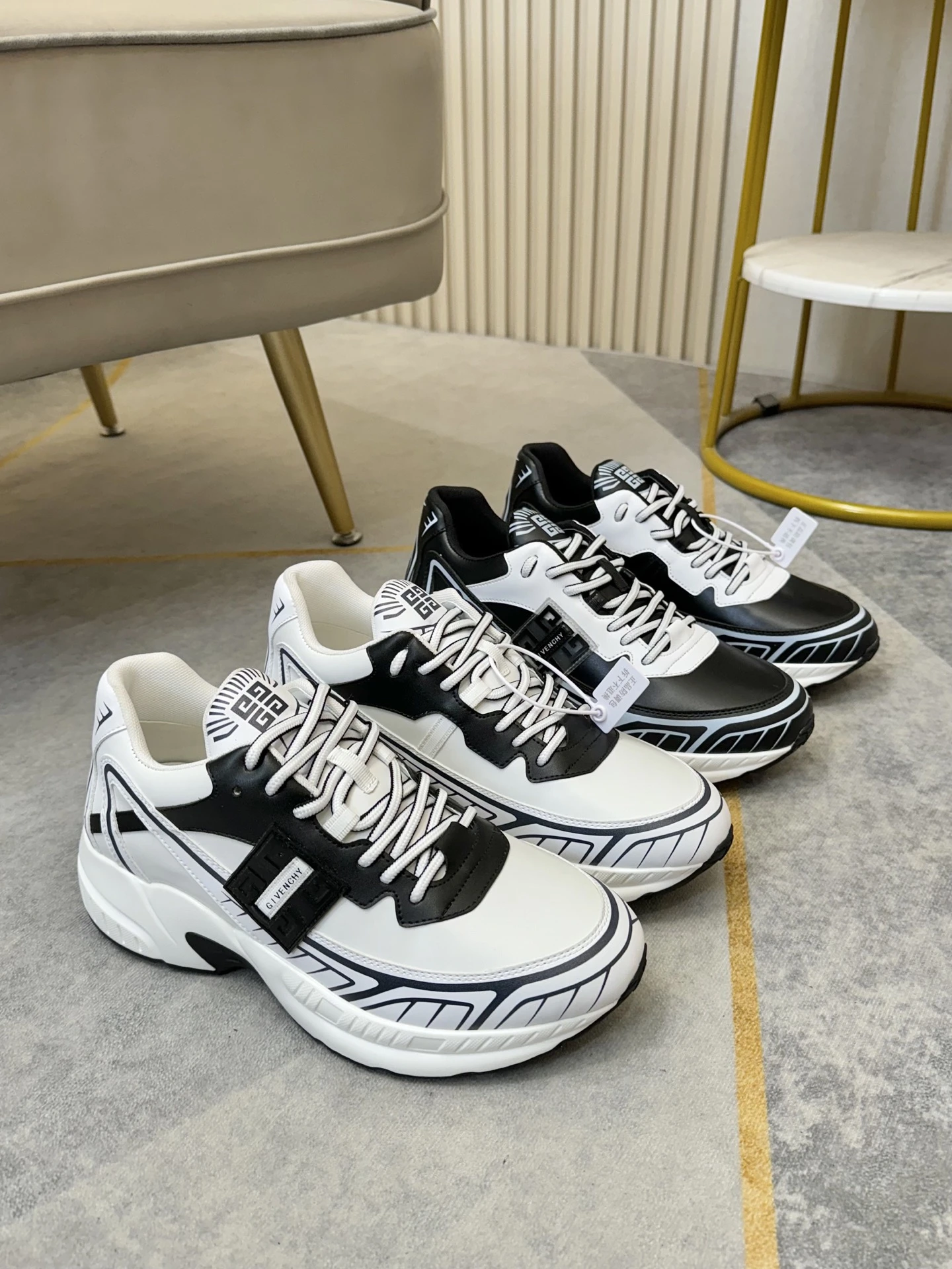 Givenchy Sneakers — 9c355858