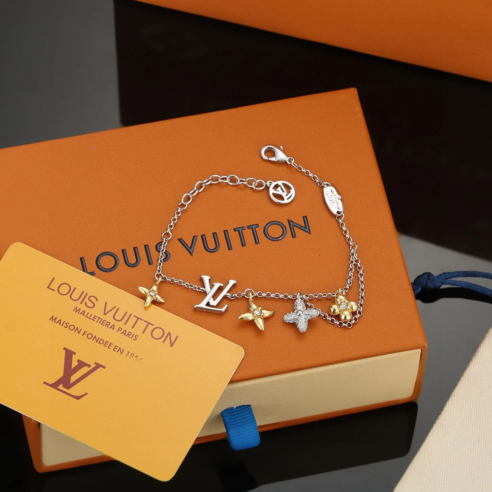 Louis Vuitton Bracelets — cd1076d5